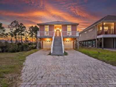 2568 Gulf Breeze Ave