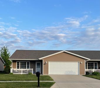 Property at 713 Spruce Dr, Independence, IA