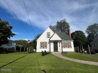 40 McCulloch Avenue
