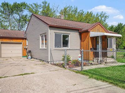 1015 Ledyard Rd
