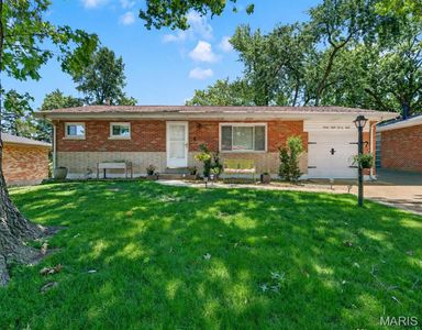 9828 Whitcomb Ln