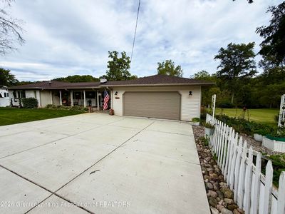 6100 Linden Rd