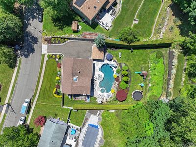 12 Pelham Avenue