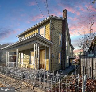 40 W Ridge St