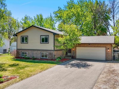 Property at 10365 Buckingham Dr, Eden Prairie, MN