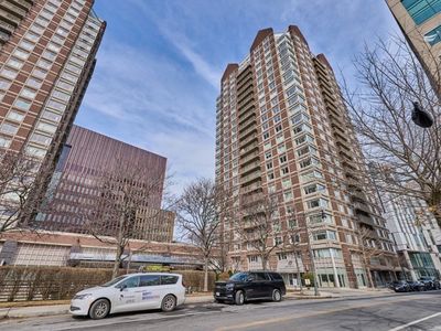 10 Museum Way APT 525