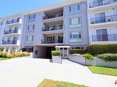 4820 Bellflower Ave #206