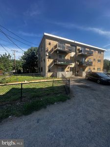 4611 Quarles St NE