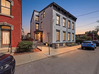 214 W 5th St