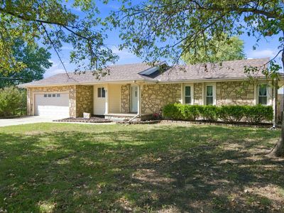 2 E Frontier Ln