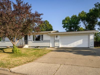 Property at 900 10th St NE, Beulah, ND