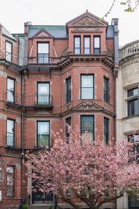 302 Commonwealth Ave #C