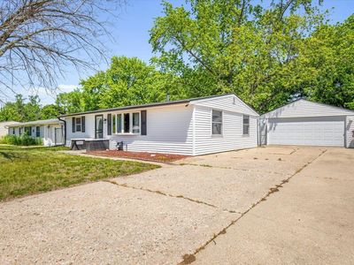 7423 Cadet Rd