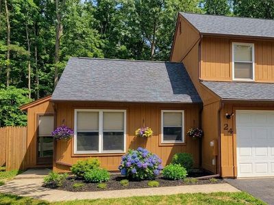 24 Arrowwood Pl