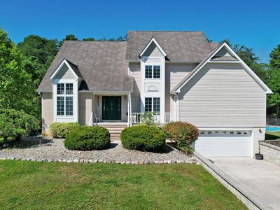 892 Hogbin Rd