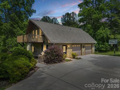 90 McEntire Rd