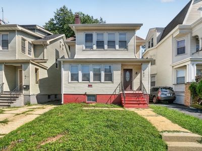 292 N Maple Ave