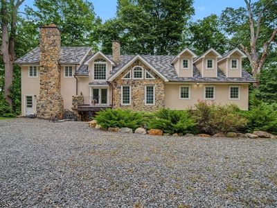 2 Thompson Rd