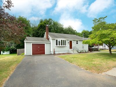 18 Oakwood Dr