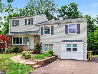 900 Woodlawn Dr