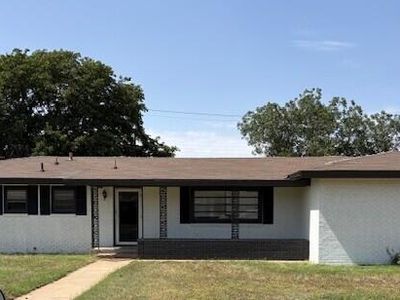 Property at 1400 W Crosby St, Slaton, TX