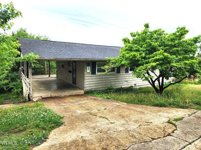 546 Bays View Ct