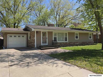 Property at 1748 Hillcrest Dr, Mason City, IA