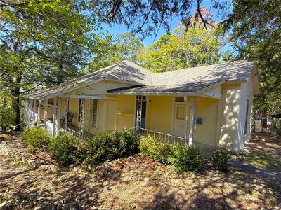 44 Ridgeway Ave