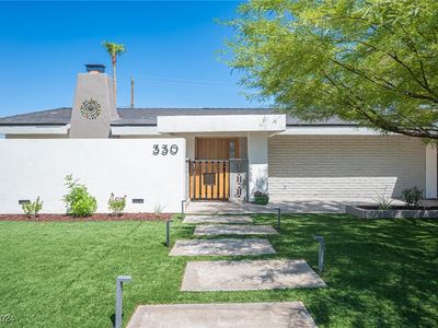 330 E Country Club Dr