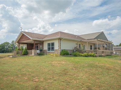 8708 Farm Road 2140