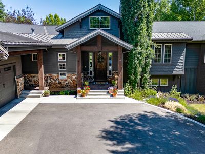 611 Dutch Country Ct