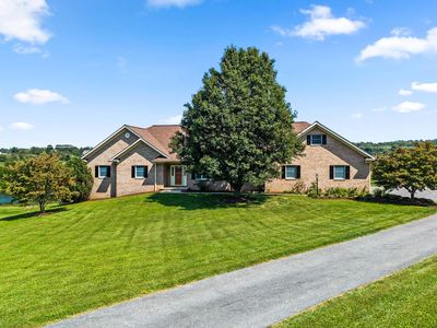 3894 Saint Clair Ct