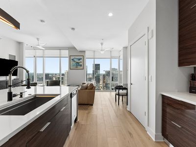 515 Church St Unit 3011