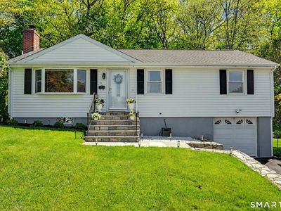 11 Klondike Avenue