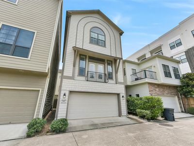 905 Garden Oaks Trce