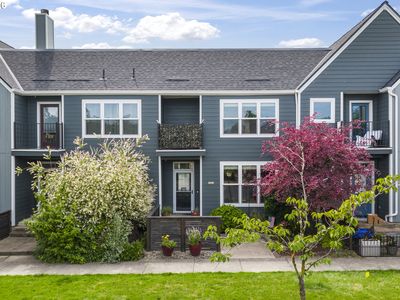 1421 NE Market Dr