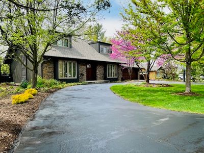 8224 Independence Dr