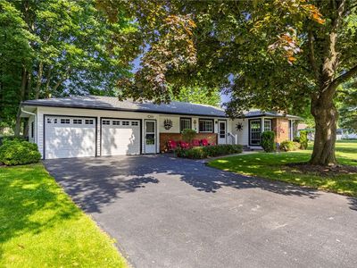 77 Willowen Dr