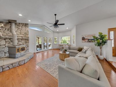 10563 Rim View Cir