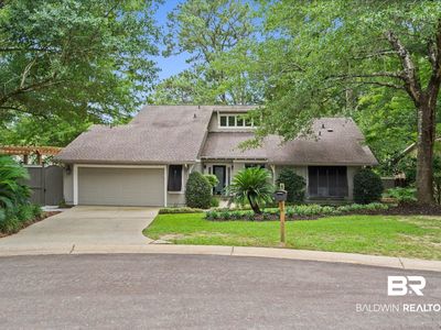 4 Leslie Ct
