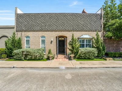 2011 Canongate Dr