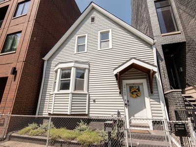 3726 N Ashland Ave