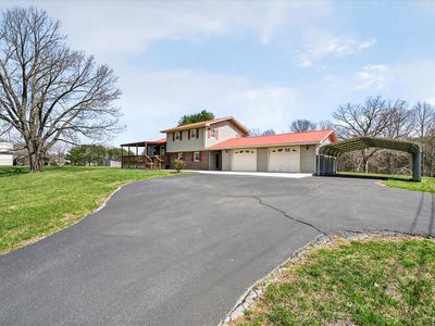 886 Drake And Shockley St