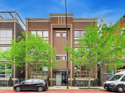 2312 W Belmont Ave APT 1E