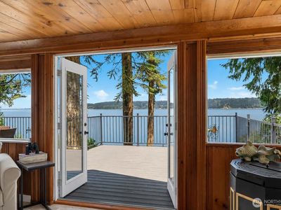 3365 Shoreline Drive