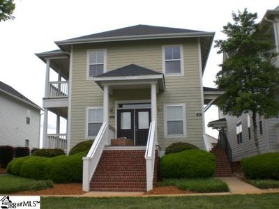 16B Oakhurst Ave