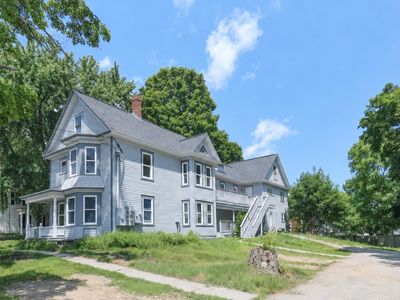 32 Hall Avenue