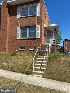 5507 5th St NE