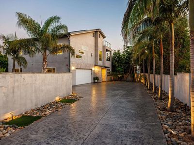 2743 Mesa Dr