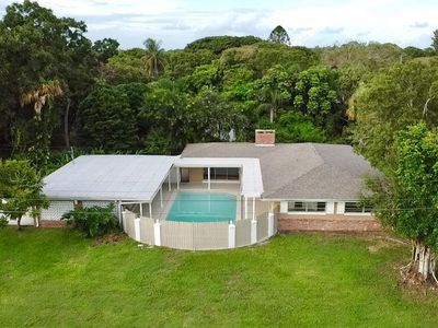 4000 Greenwood Drive